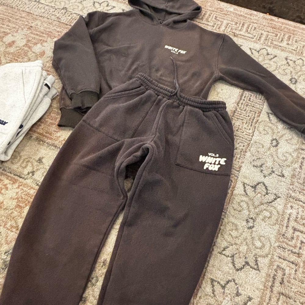 White fox brown set sweatpants and sweatshirt hoodie size medium